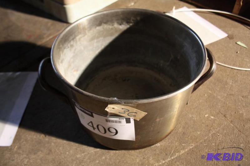 lot 409 image: Metal Pot....