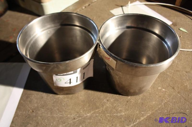 lot 411 image: Lot of (2) pots for soup hotwells....