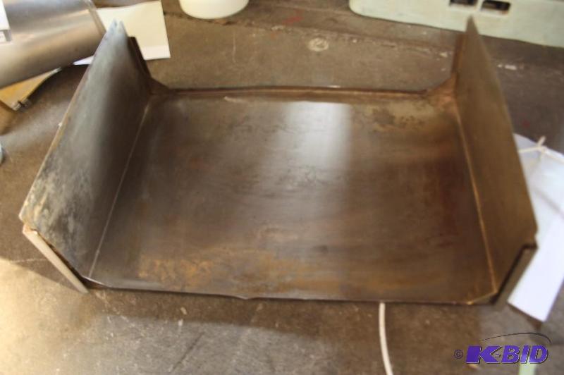 lot 419 image: Metal High Side Cook top for Open Roaster...