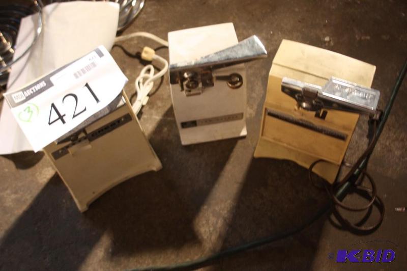 lot 421 image: Lot of (3) electric can openers....