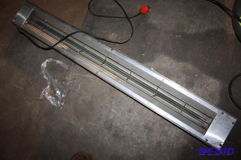 lot 428 image: Electric&nbspHeat lamp....