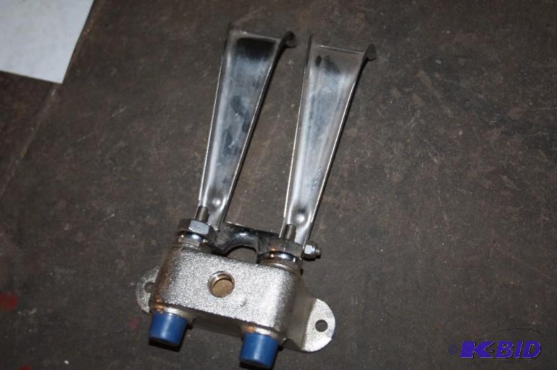 lot 464 image: Knee Operated HotCold Water Faucet Control&n...