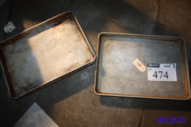 lot 474 image: Lot of (5) metal baking pans. 13 12&quotx17...