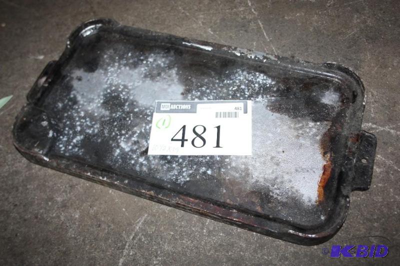 lot 481 image: Lot of (1) metal pan. 10 12" x 19"...