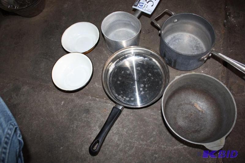 lot 535 image: Lot of (6) Including frying pan bowls meta...