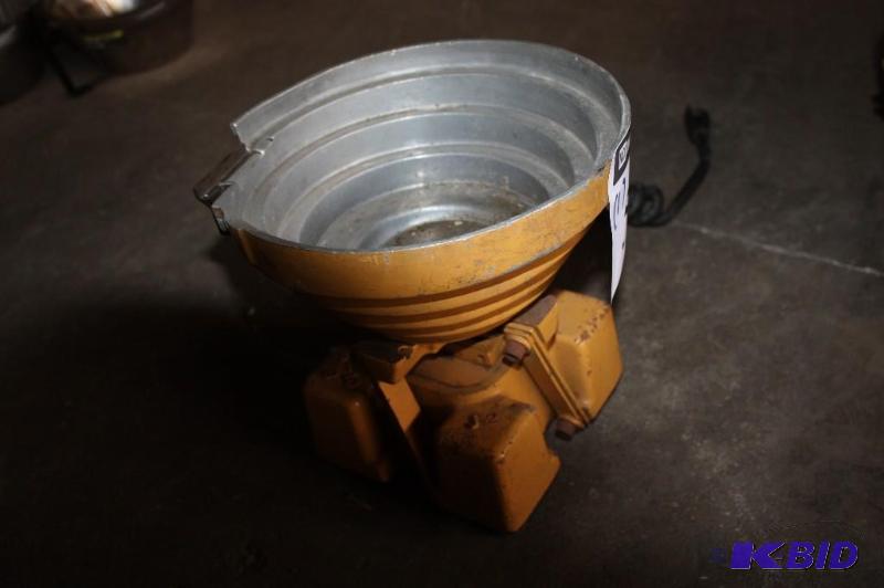 lot 571 image: Parts Feeders Vibratory Feed Bowl 8&quotMe...