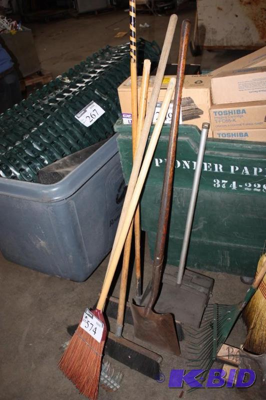 lot 574 image: Lot of (7) items broom shovel dust pan ra...