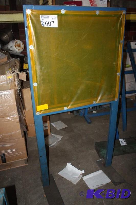 lot 607 image: Metal Frommelt Welding Curtain with screw dow...