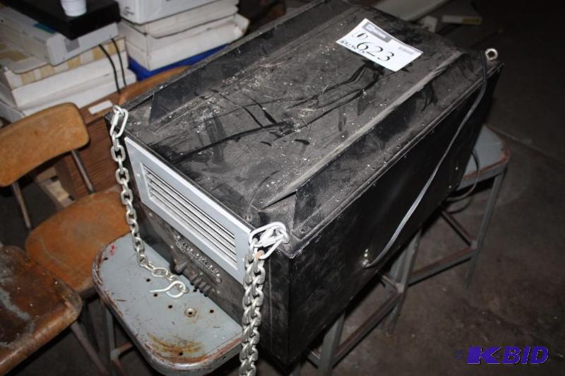 lot 623 image: Superior Products MFG. CO. Santek Air Cleaner...