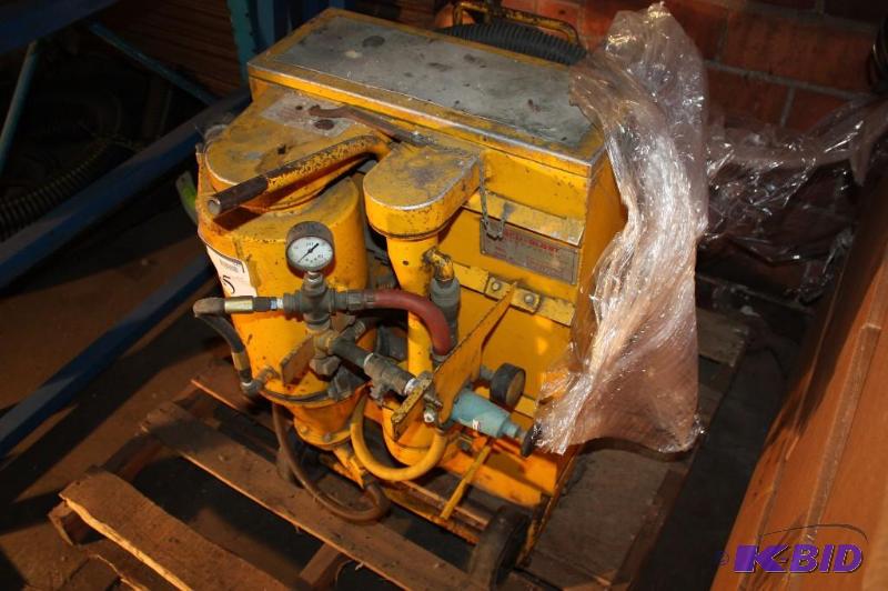 lot 625 image: Vacu Blast Corporation compressor model JR....