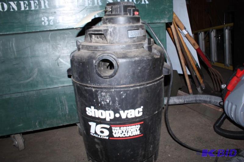 lot 636 image: 16 Gallon WetDry ShopVac....