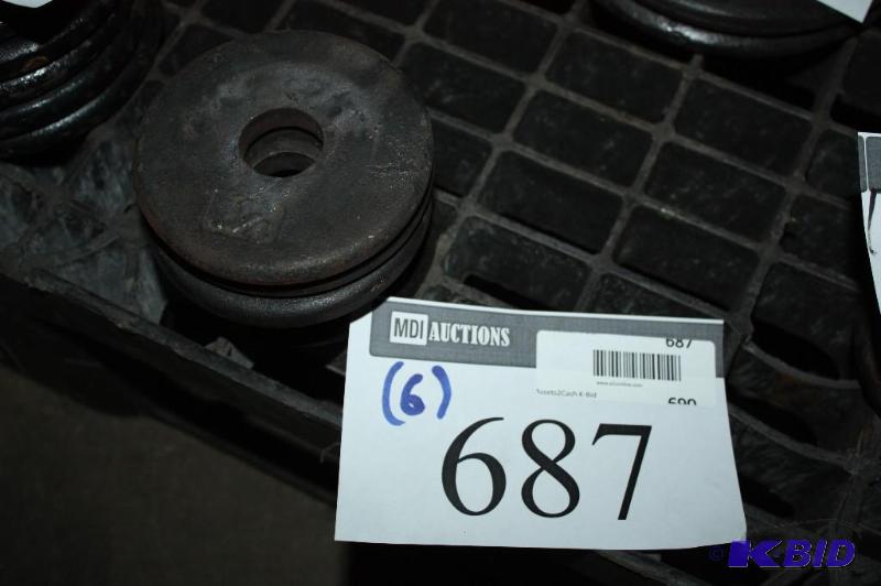 lot 687 image: Lot of (6) barbell weights....