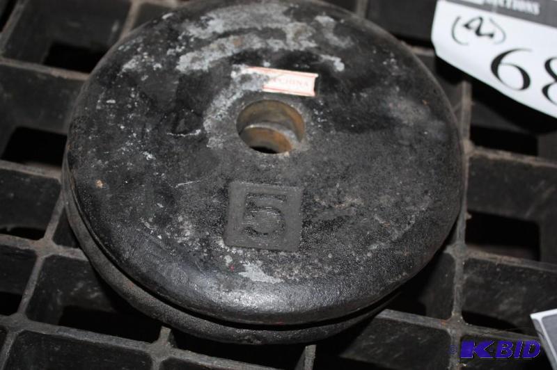 lot 689 image: Lot of (6) barbell weights....