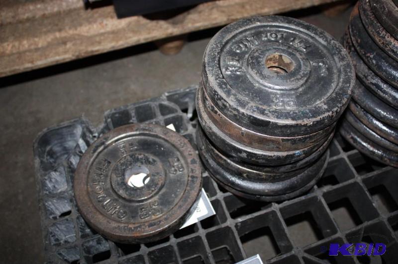lot 692 image: Lot of (8) barbell weights....