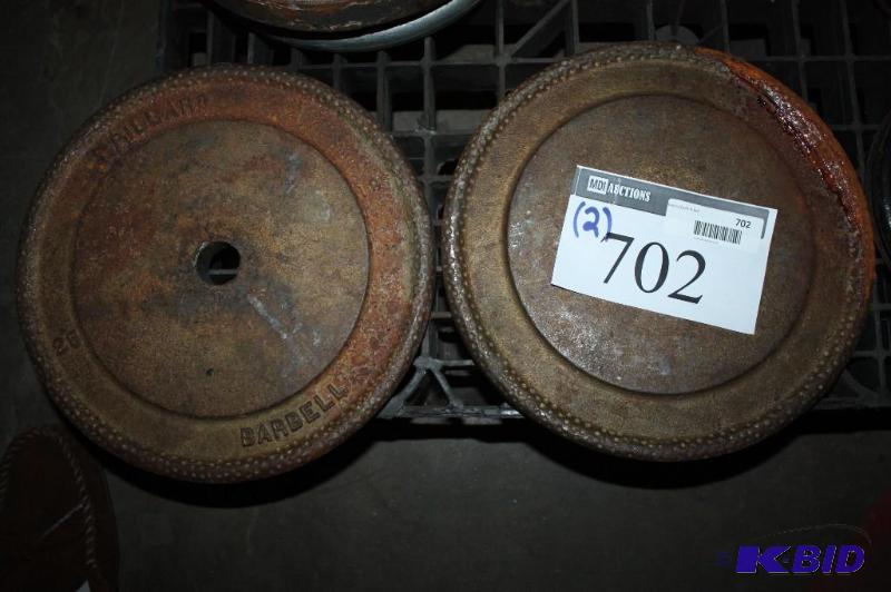 lot 702 image: Lot of (2) barbell weights....