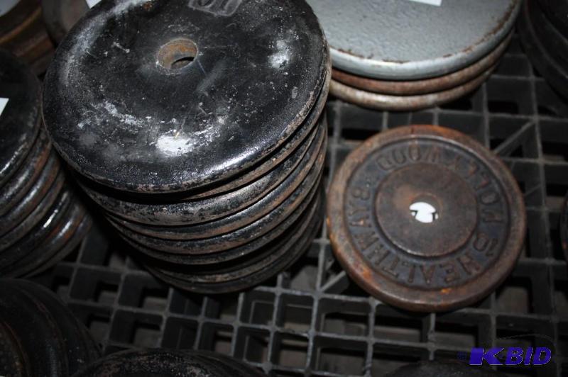lot 713 image: Lot of (12) barbell weights. #10...