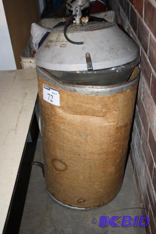 lot 72 image: Lot of (2) items Hubbel Lighting Division HP...