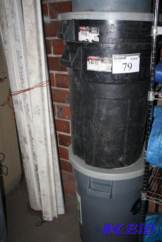 lot 79 image: Lot of (3) 32-gal plastic trash cans....