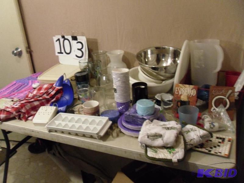 lot 103 image: Lot of Kitchen Items. New Party Supplies, Cak...