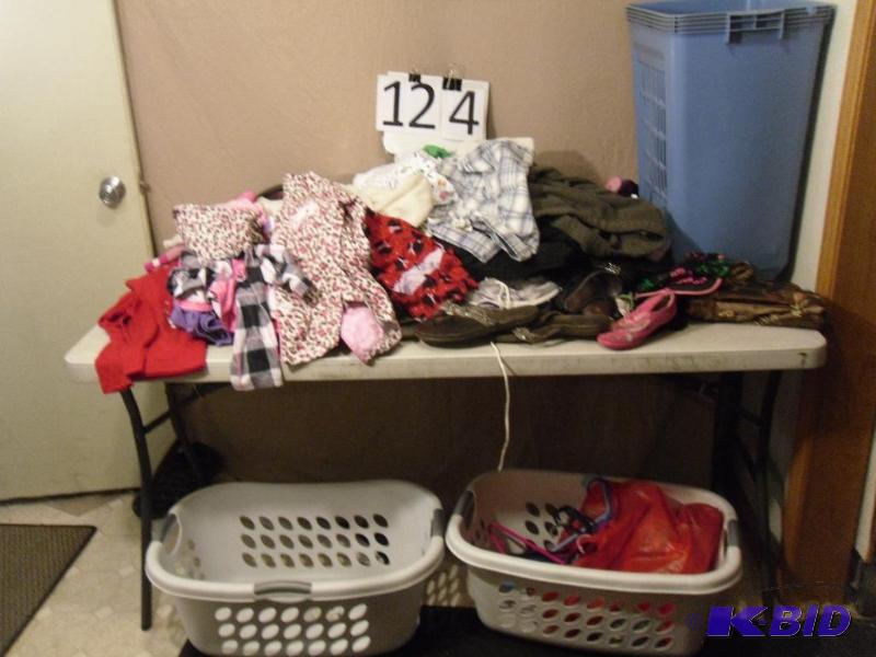 lot 124 image: Large Lot of Assorted Clothing. All sizes. Li...