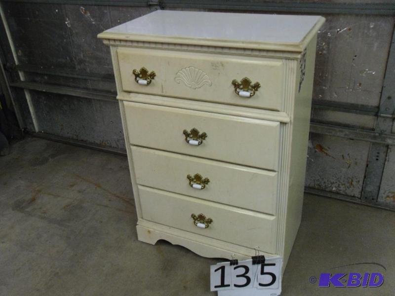 lot 135 image: 4 Drawer Dresser. Dresser Measures 30" 4...