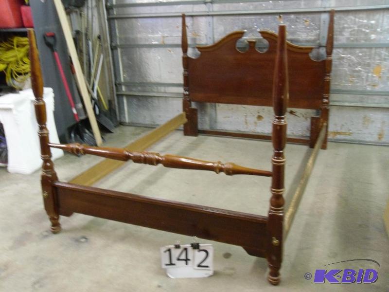 lot 142 image: Beautiful Wood Adjustable (full to queen) Hea...