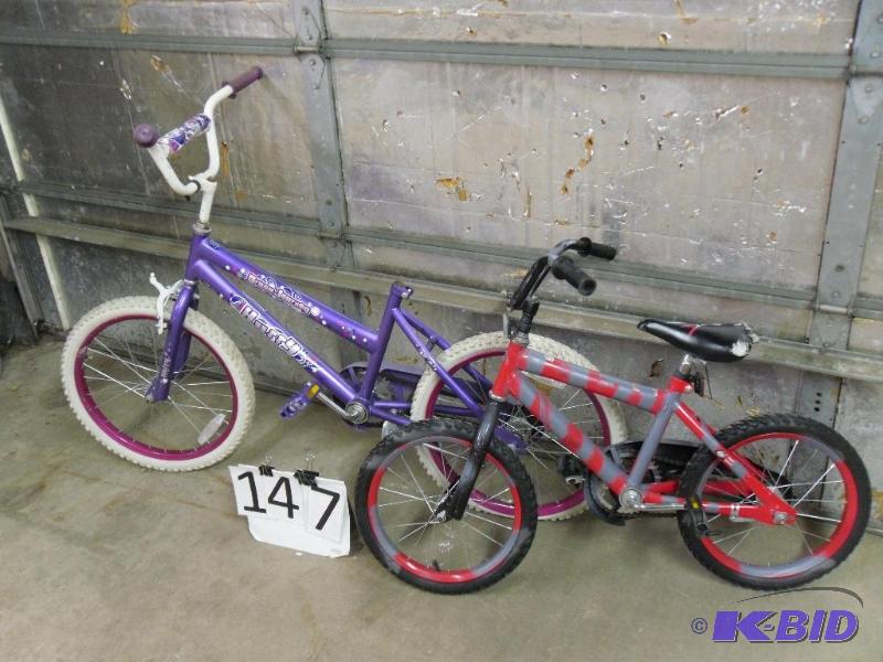 lot 147 image: Lot of 2 Kids Bikes. Girls 20" Huffy bik...