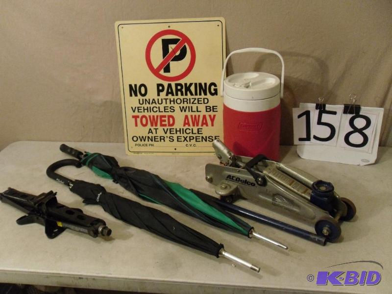 lot 158 image: AC Delco&nbspJack, scissor jack, 2 umbrellas...