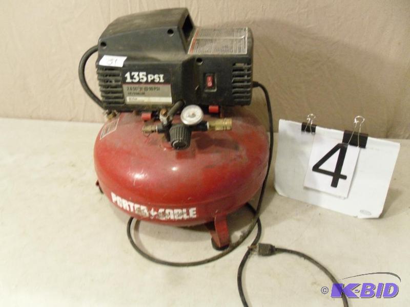 lot 4 image: Porter Cable 6 gallon air compressor. 2hp, 13...