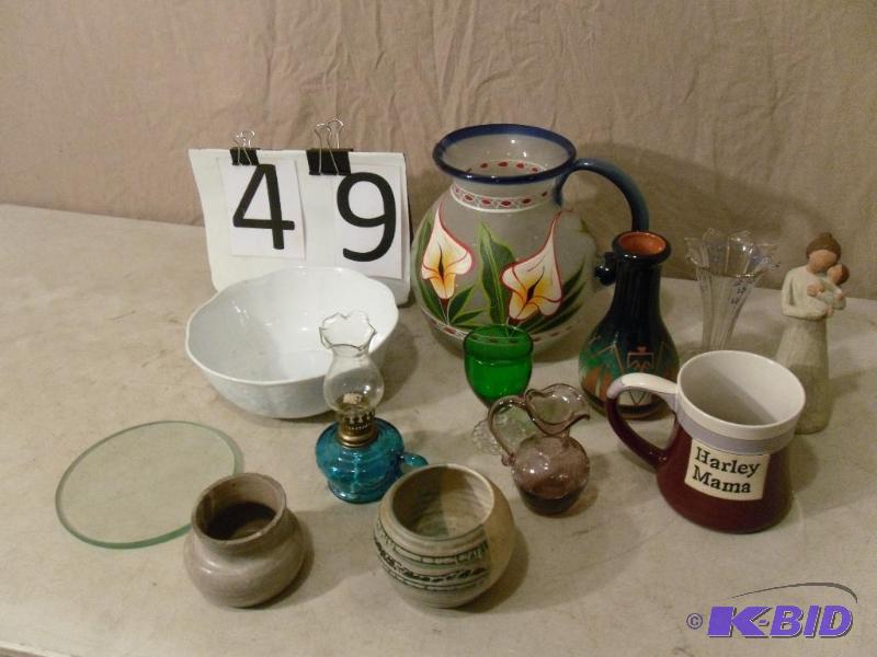 lot 49 image: Lenox Butterfly Meadows Bowl, Large Painted P...