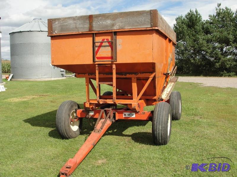 Bradford Gravity Box &nbsp- 200 Bushels Matc...