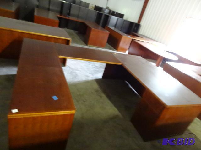 U shaped 3 piece office desk. 5 drawer. 107 x...