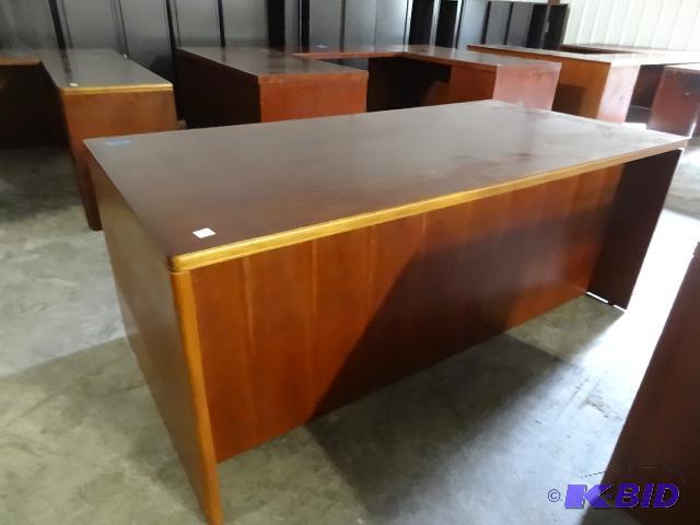 Office desk 72 x 36 x 29...