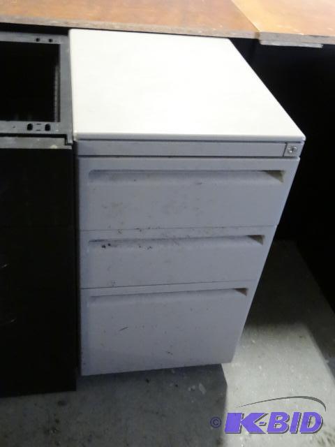 15&quot metal 3 drawer ped on wheels....
