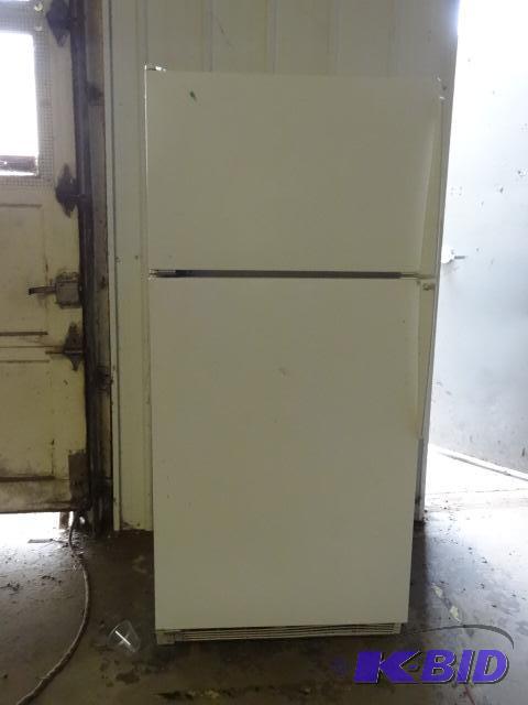 Amana Fridge Freezer. TA18TW 115Volt...