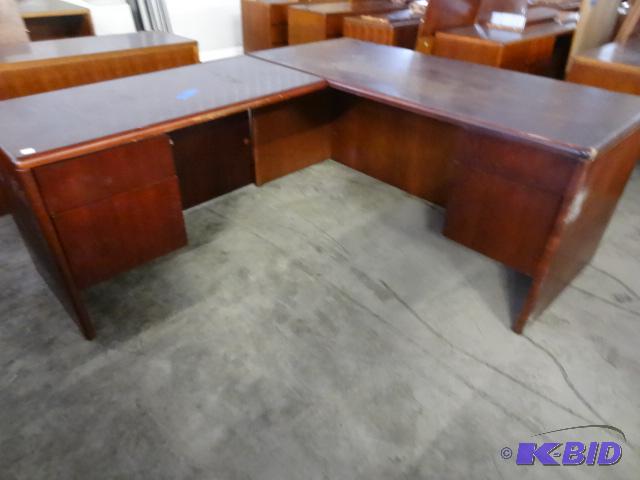 L Shaped Office Desk. 2 Pc. 4 Drawer....