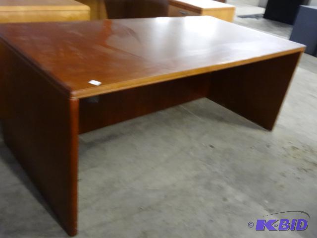 Wood Office Desk. 72 x 36 x 29...