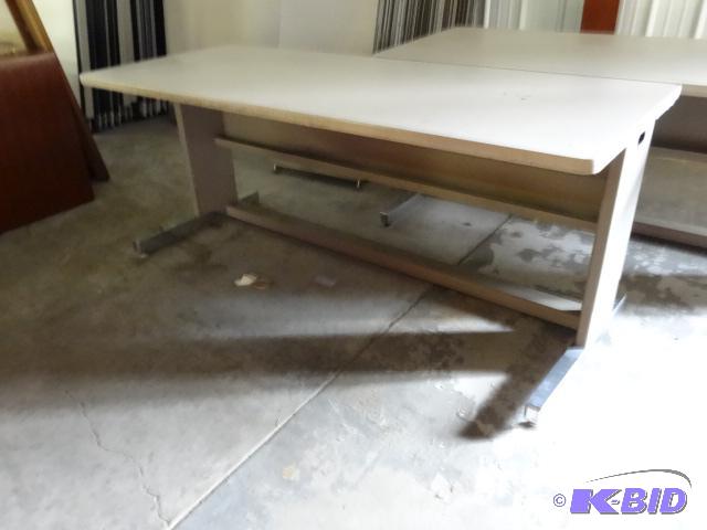 Metal Framed Work Station 72 x 29 x 30...