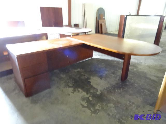 L Shaped Office Desk. 3 Drawer 2 Pc. 72 x 84...