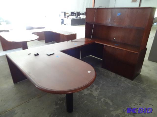 U Shaped 4 pc. Desk with Lighted Hutch. 2 Lat...