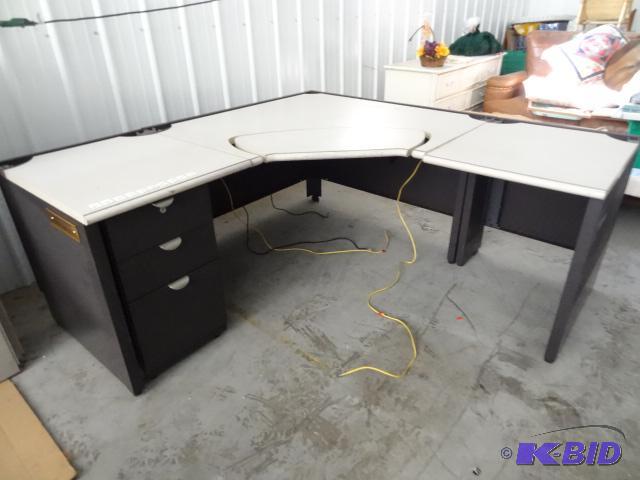Corner desk.3 piece. Metal frame. Adjustable ...