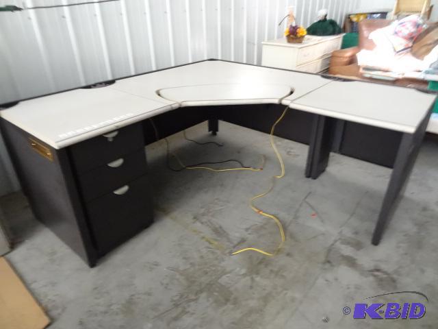 Corner desk.3 piece. Metal frame. Adjustable ...