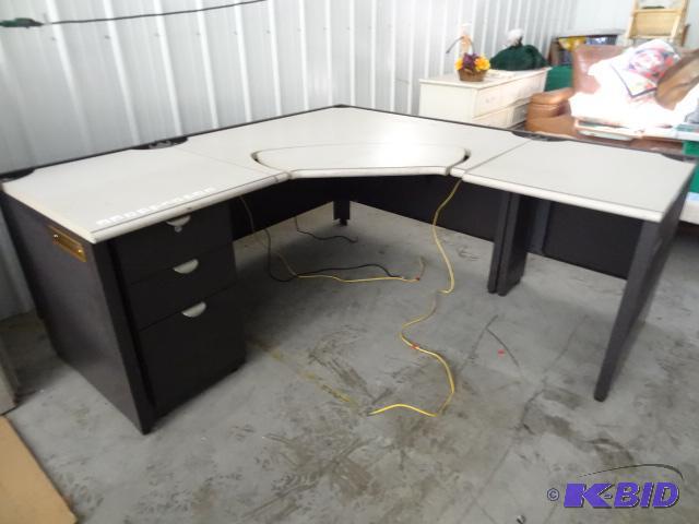Corner desk.3 piece. Metal frame. Adjustable ...