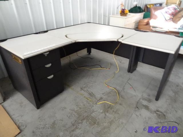 Corner desk.3 piece. Metal frame. Adjustable ...
