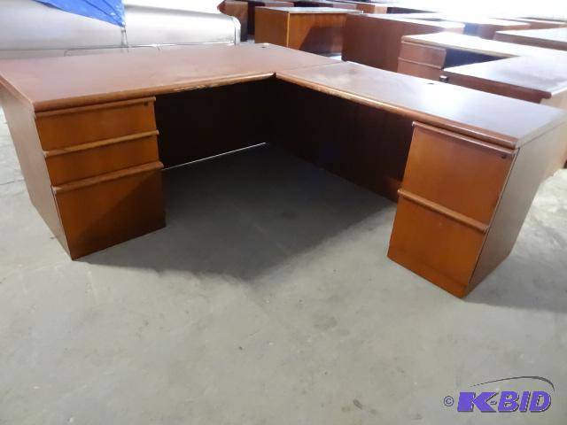L shaped 2 piece desk. 5 drawer. 79 x 68 x 29...