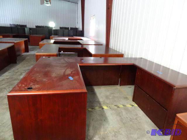 U shaped 3 piece office desk. 2 lateral file ...