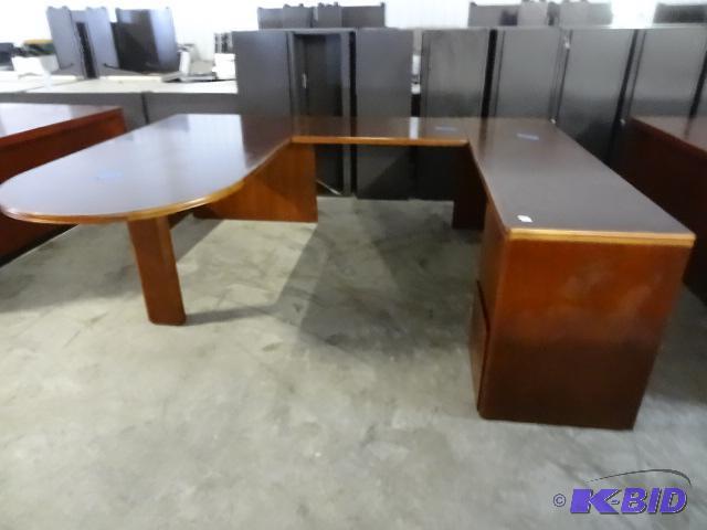 U shaped 3 piece office desk. 2 drawer. 93 x ...