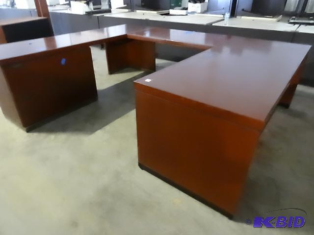 U shaped 3 piece office desk. 2 lateral file ...