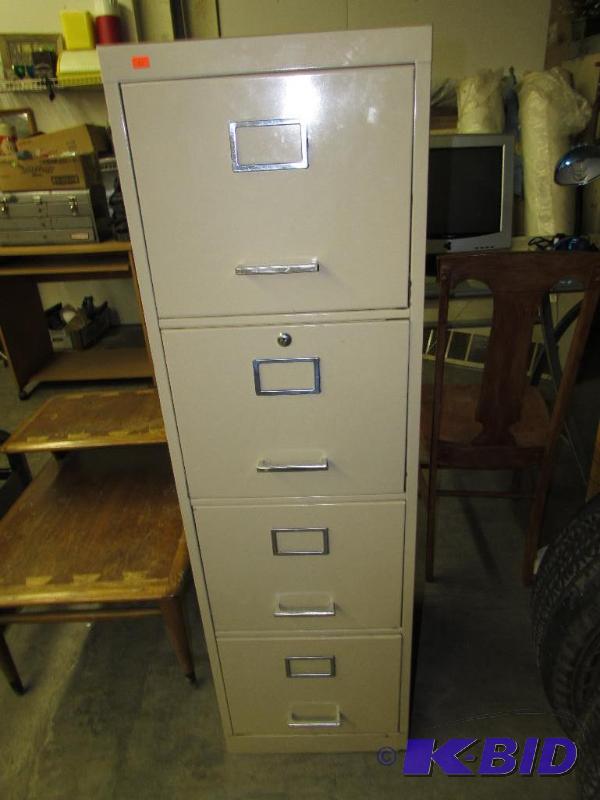 4 drawer filing cabinet, no key...