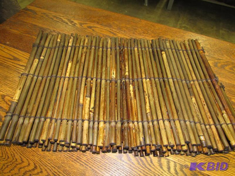 set of 4 bamboo place mats...